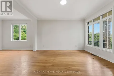 281 Goldridge Drive Ottawa ON K2T 1H4