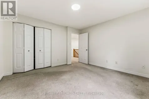 281 Goldridge Drive Ottawa ON K2T 1H4