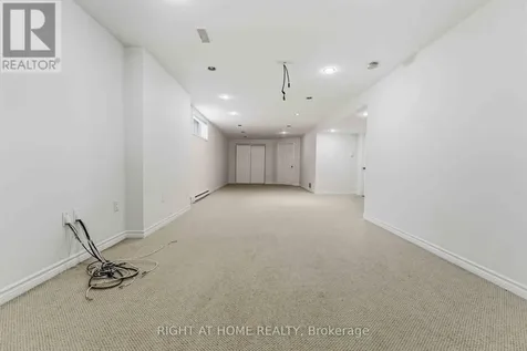 281 Goldridge Drive Ottawa ON K2T 1H4