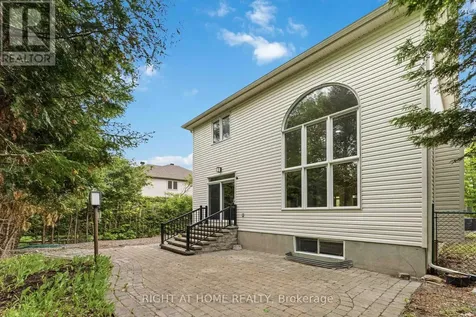 281 Goldridge Drive Ottawa ON K2T 1H4