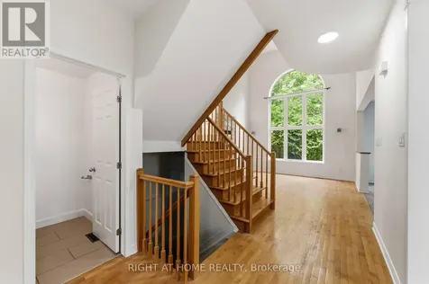 281 Goldridge Drive Ottawa ON K2T 1H4
