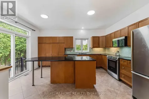 281 Goldridge Drive Ottawa ON K2T 1H4