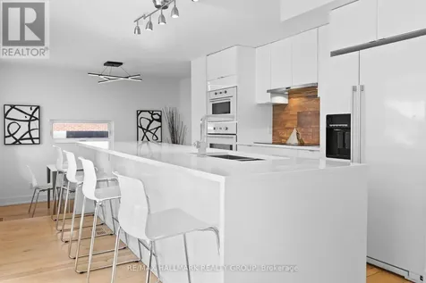 330 Winona Avenue Ottawa ON K1Z 5H4