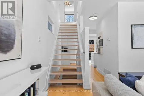 330 Winona Avenue Ottawa ON K1Z 5H4
