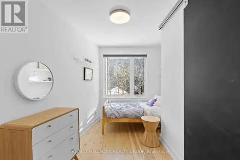 330 Winona Avenue Ottawa ON K1Z 5H4
