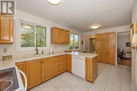 60 Horner Drive Ottawa ON K2H 5E9