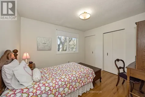 60 Horner Drive Ottawa ON K2H 5E9