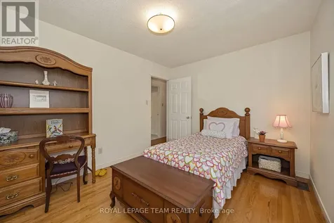 60 Horner Drive Ottawa ON K2H 5E9