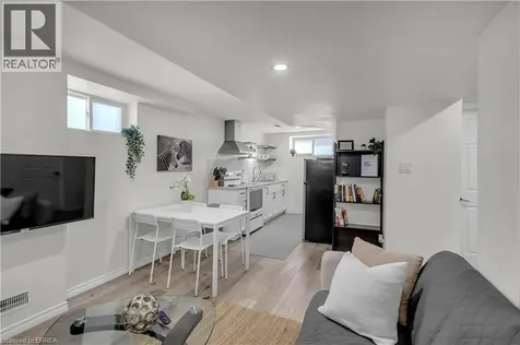450 Highland Road East Kitchener ON N2M 3W7
