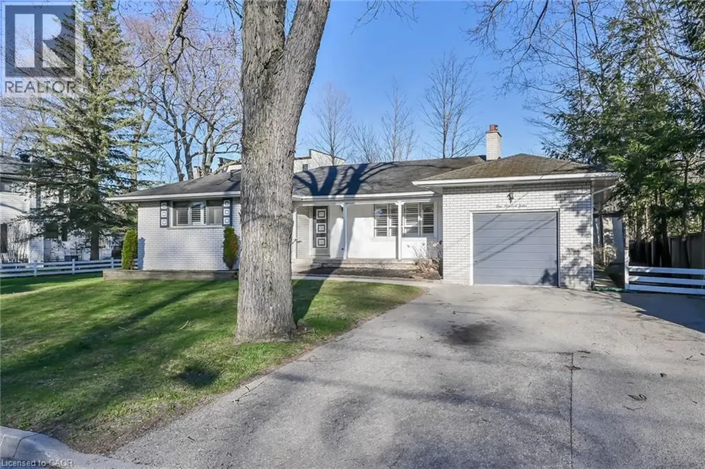 112 Academy Street Ancaster ON L9G 2Y1