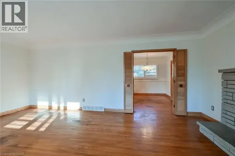112 Academy Street Ancaster ON L9G 2Y1