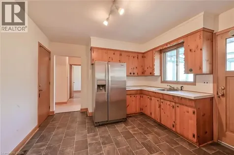 112 Academy Street Ancaster ON L9G 2Y1