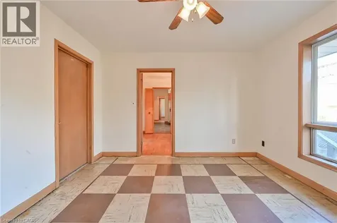 112 Academy Street Ancaster ON L9G 2Y1
