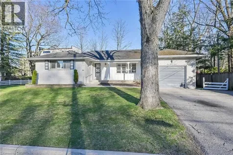 112 Academy Street Ancaster ON L9G 2Y1