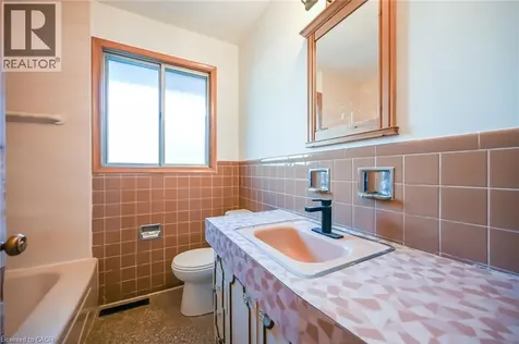 112 Academy Street Ancaster ON L9G 2Y1