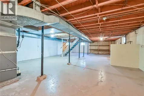 112 Academy Street Ancaster ON L9G 2Y1