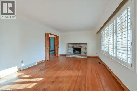 112 Academy Street Ancaster ON L9G 2Y1