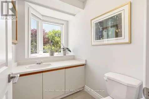 710 Coronation Avenue Ottawa ON K1G 4G7
