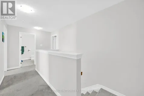 16 Focality Crescent Ottawa ON K1M 0N3