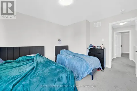 16 Focality Crescent Ottawa ON K1M 0N3