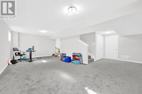 16 Focality Crescent Ottawa ON K1M 0N3