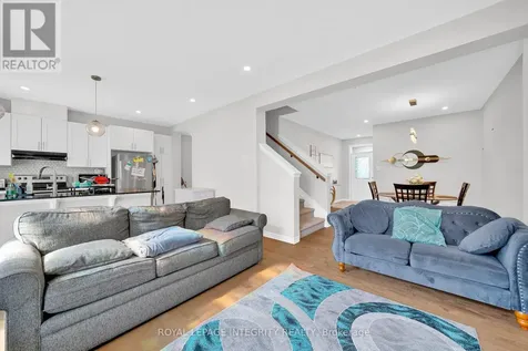 16 Focality Crescent Ottawa ON K1M 0N3