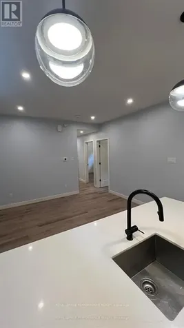 189 Unit A Stanley Avenue Ottawa ON K1M 1P2
