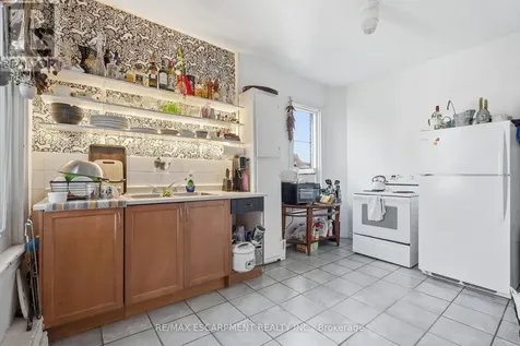 355 Barton Street East Hamilton (landsdale) ON L8L 2X8