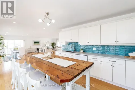 104 Silver Birch Drive Tiny ON L9M 0M6