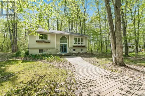 104 Silver Birch Drive Tiny ON L9M 0M6