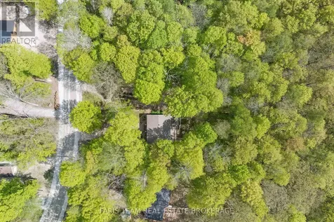 104 Silver Birch Drive Tiny ON L9M 0M6