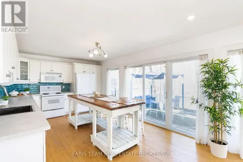 104 Silver Birch Drive Tiny ON L9M 0M6