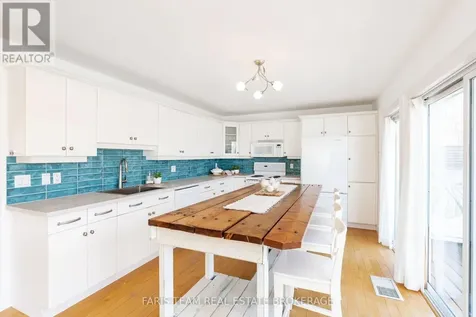 104 Silver Birch Drive Tiny ON L9M 0M6