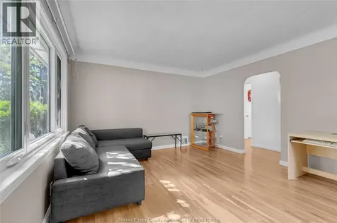3331 Longfellow Windsor ON N9E 2L7