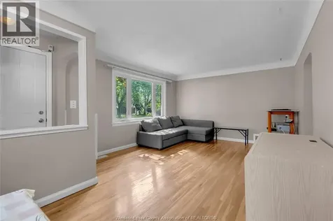 3331 Longfellow Windsor ON N9E 2L7