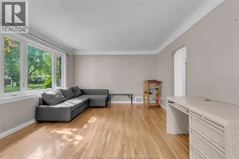 3331 Longfellow Windsor ON N9E 2L7