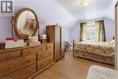 47 Crosthwaite Avenue South Hamilton ON L8K 2T9