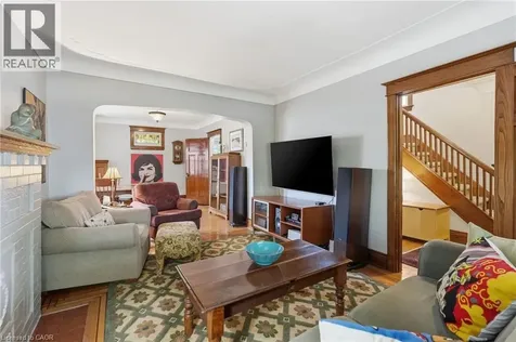 16 Connaught Avenue North Hamilton ON L8L 6Y7