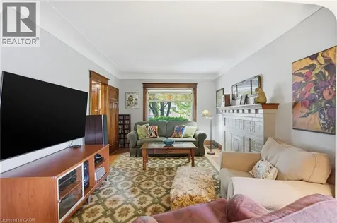 16 Connaught Avenue North Hamilton ON L8L 6Y7