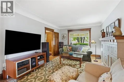 16 Connaught Avenue North Hamilton ON L8L 6Y7