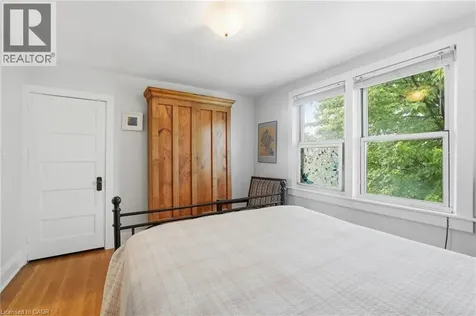 16 Connaught Avenue North Hamilton ON L8L 6Y7