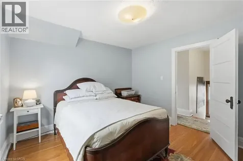 16 Connaught Avenue North Hamilton ON L8L 6Y7