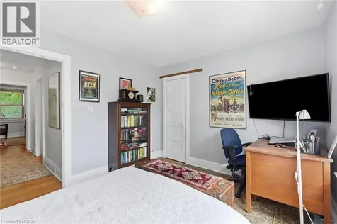 16 Connaught Avenue North Hamilton ON L8L 6Y7