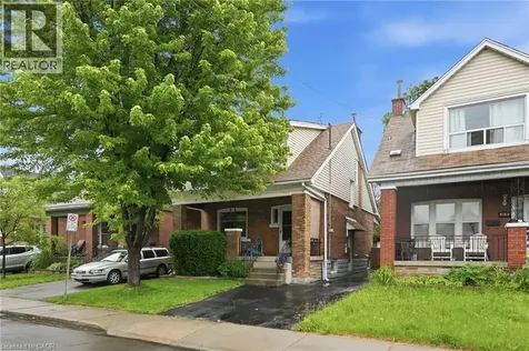 16 Connaught Avenue North Hamilton ON L8L 6Y7