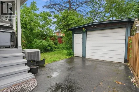 16 Connaught Avenue North Hamilton ON L8L 6Y7