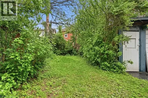 16 Connaught Avenue North Hamilton ON L8L 6Y7