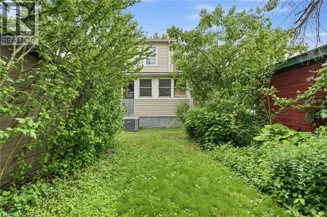16 Connaught Avenue North Hamilton ON L8L 6Y7