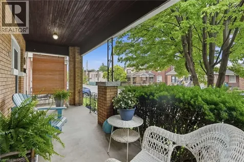 16 Connaught Avenue North Hamilton ON L8L 6Y7