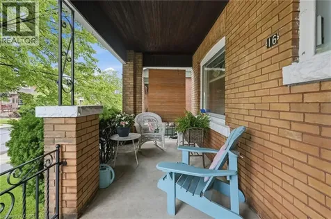 16 Connaught Avenue North Hamilton ON L8L 6Y7