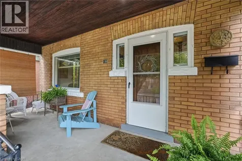 16 Connaught Avenue North Hamilton ON L8L 6Y7
